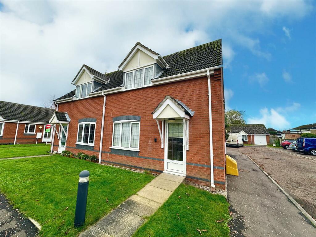 2 bedroom semidetached house for sale in Dunkerley Court, Stalham NR12