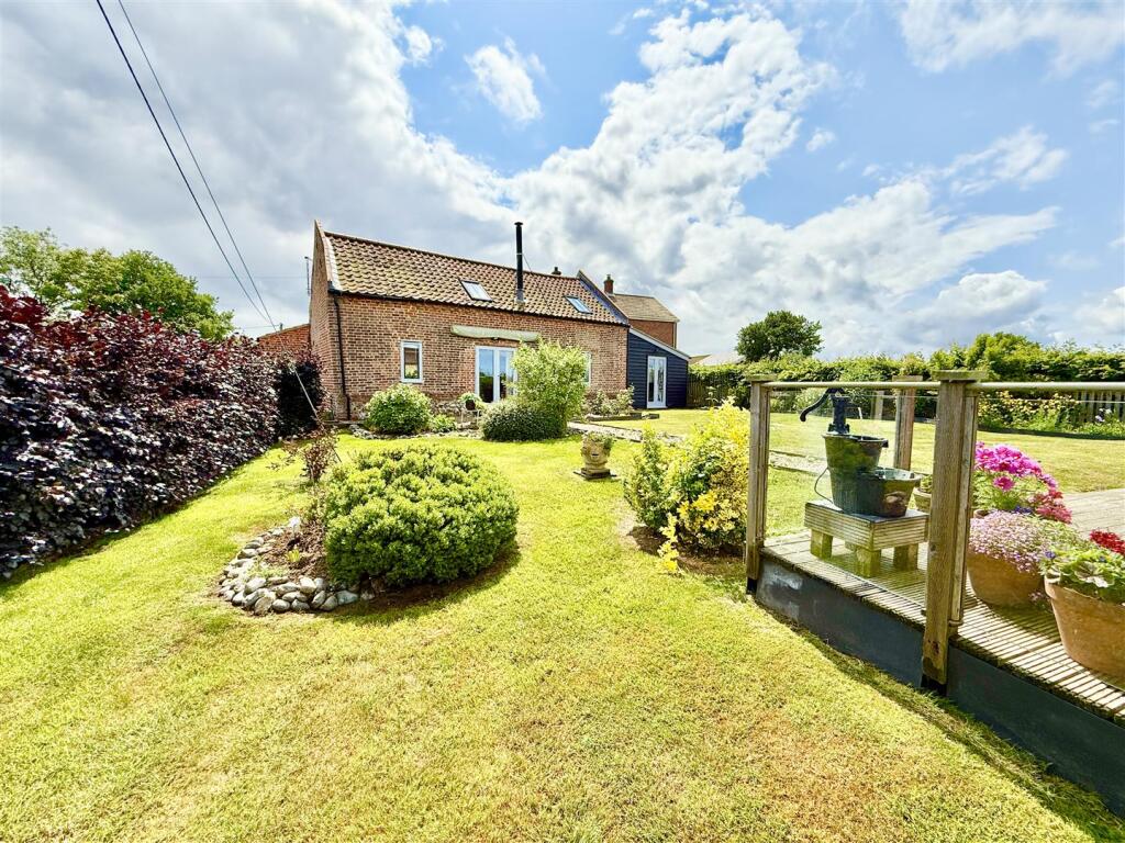 Main image of property: Wood Street, Catfield NR29