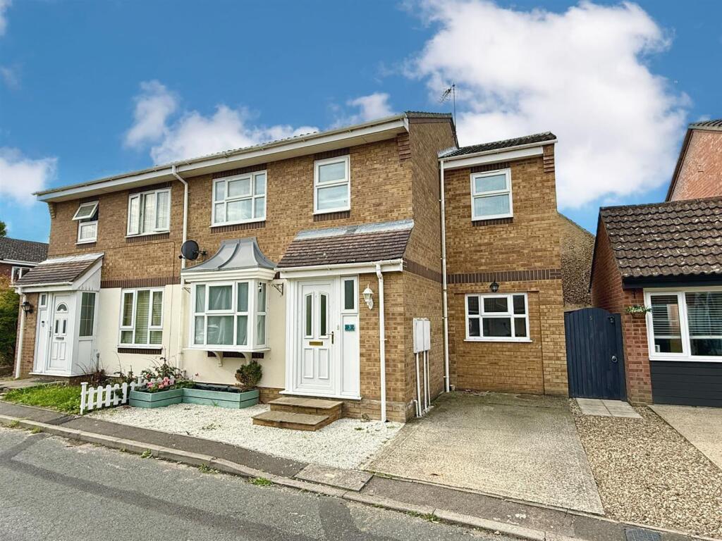 Main image of property: Fieldfare Close, Spixworth, NR10