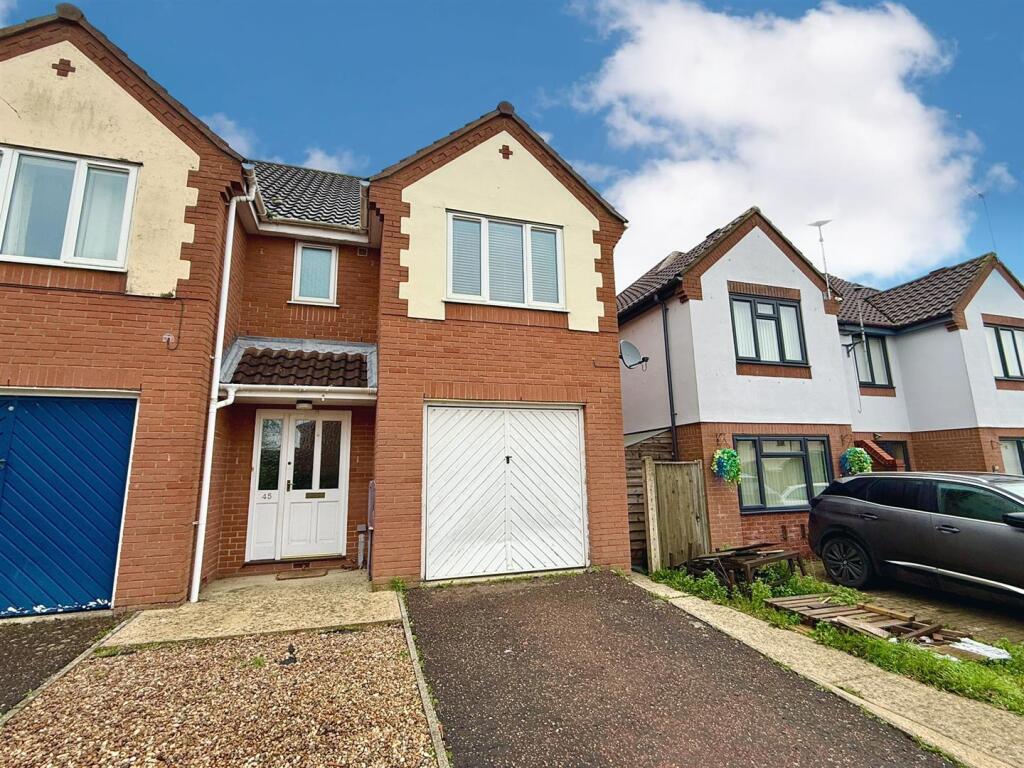 Main image of property: Market Manor, Acle, NR13