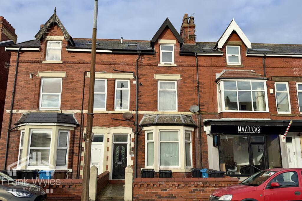 2 bedroom flat for sale in St Albans Road, Lytham St Annes, FY8
