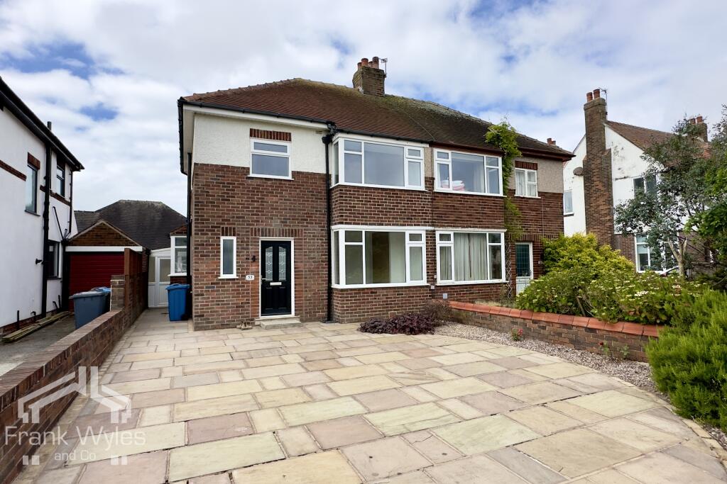 3 bedroom semidetached house for sale in St Patricks Road North