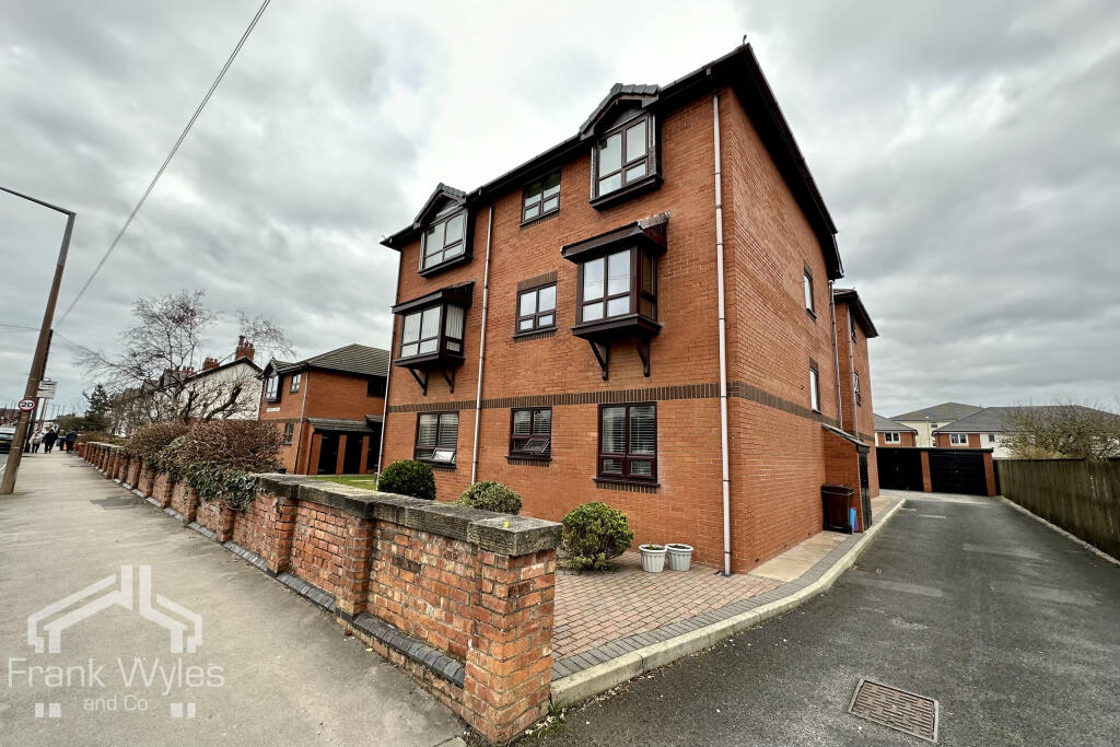 Main image of property: Flat 8, Braidwood Court, 90 St. Andrews Road North, Lytham St. Annes, Lancashire