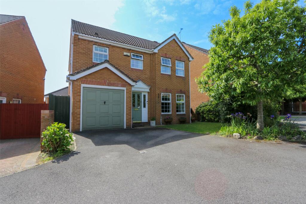 4 bedroom detached house for sale in Juniper Way, Bradley Stoke