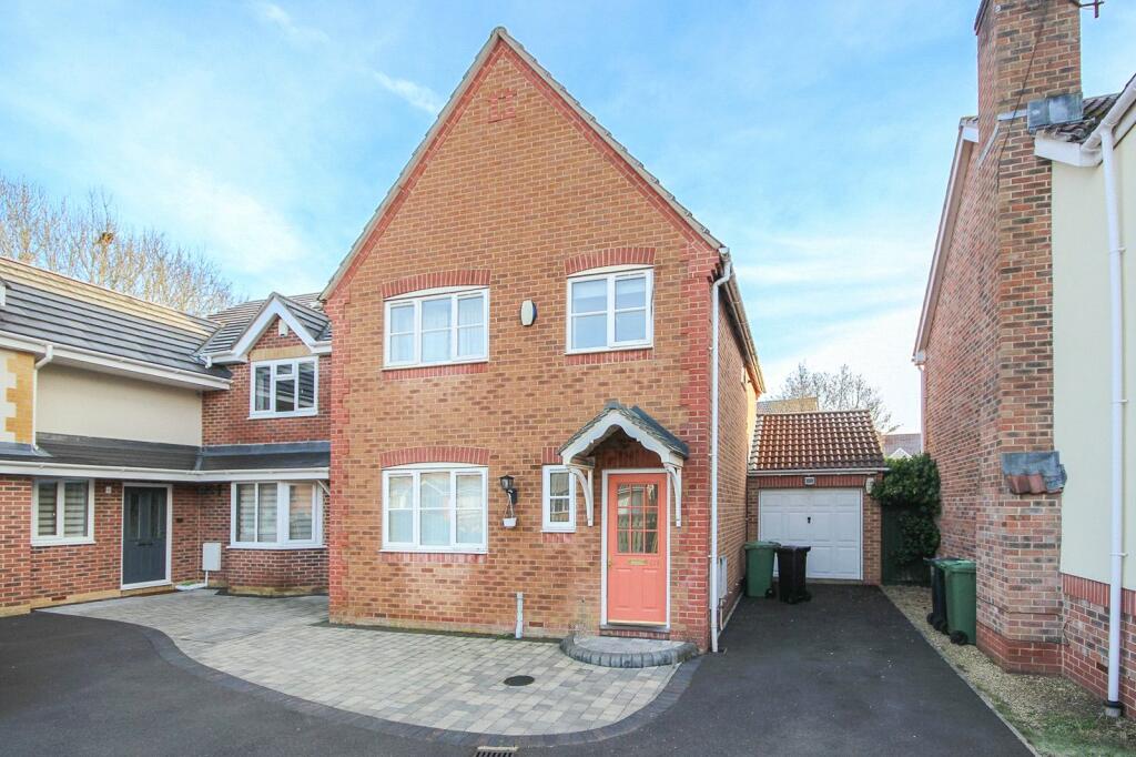 3 bedroom detached house for sale in Bakers Ground, Stoke Gifford