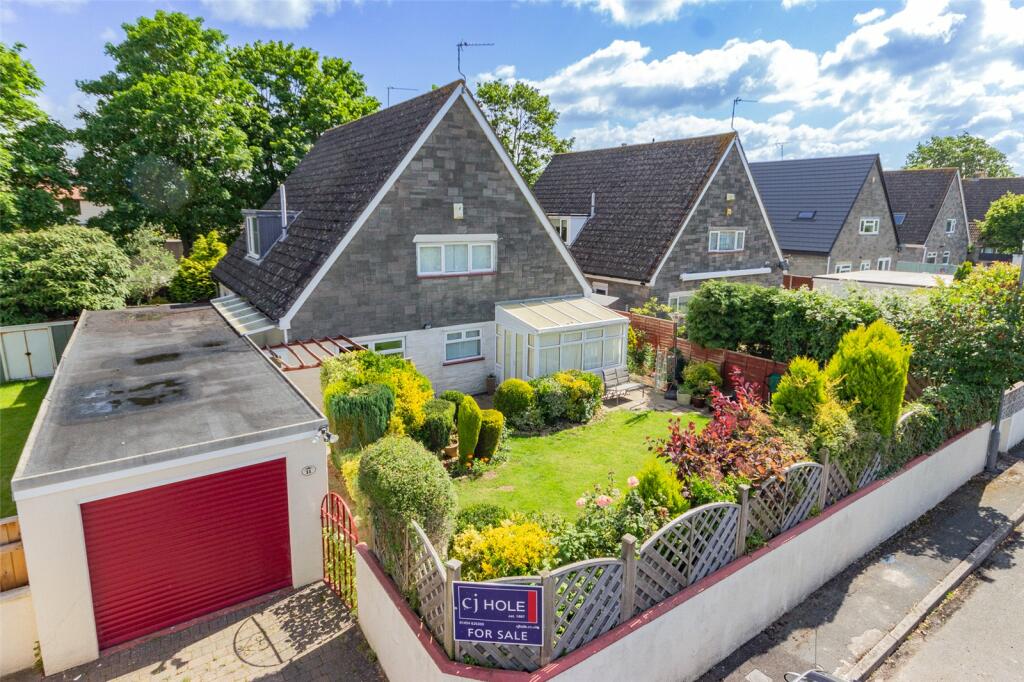 4 bedroom detached house for sale in Gable Close, Easter Compton