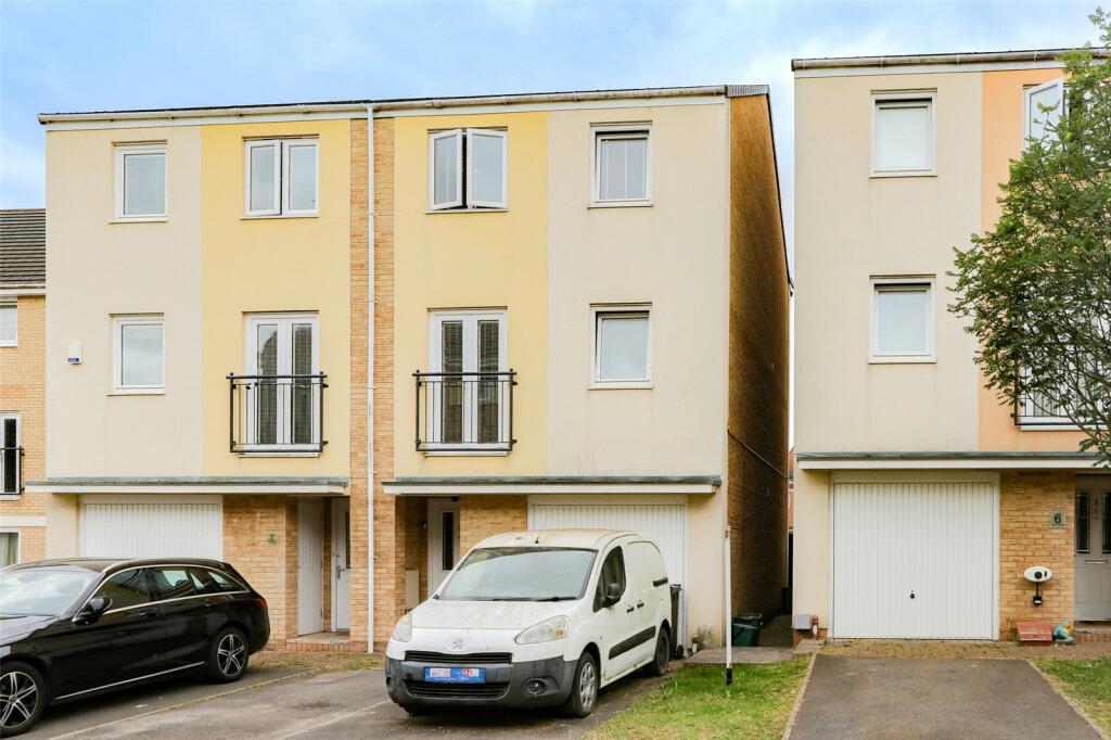 4 bedroom semidetached house for sale in Syms Avenue, Frampton
