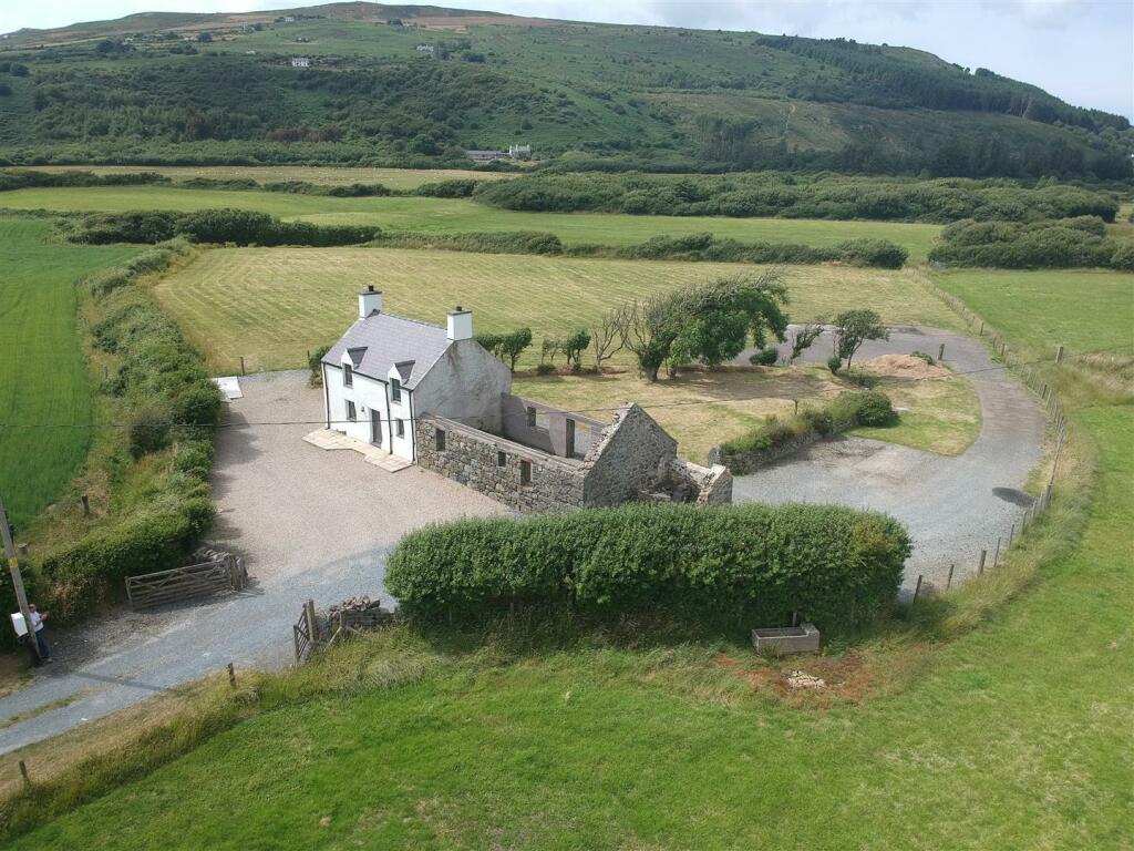 Detached house for sale in Botwnnog, LL53