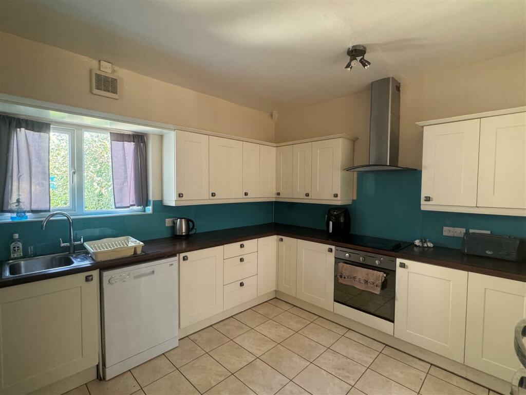 Additional property image - St. Asaph Road, Lloc