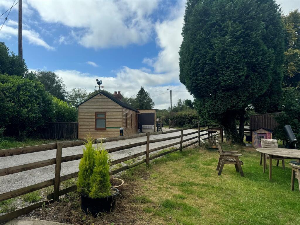 Additional property image - St. Asaph Road, Lloc