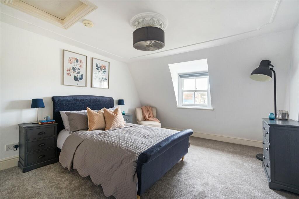 Additional property image - Royal York Crescent, Clifton, Bristol, BS8
