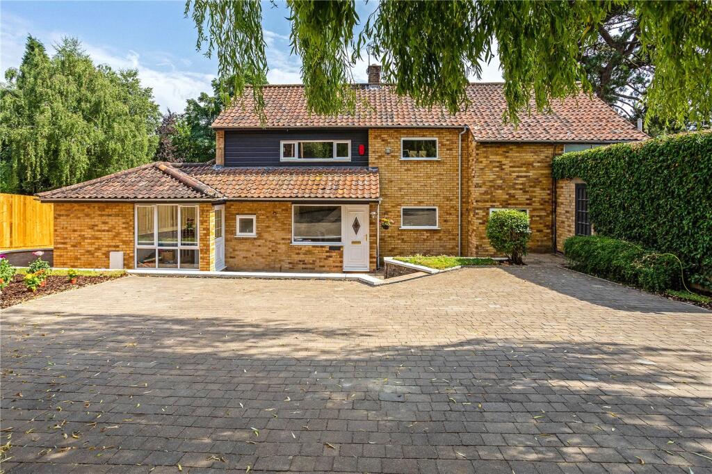 Main image of property: Red House Lane, Almondsbury, South Gloucestershire, Gloucestershire, BS32