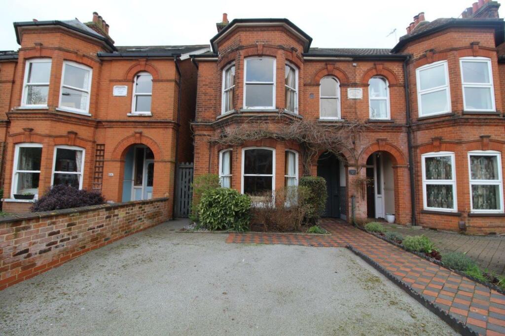 4 bedroom semidetached house for sale in Cauldwell Hall Road, Ipswich, IP4