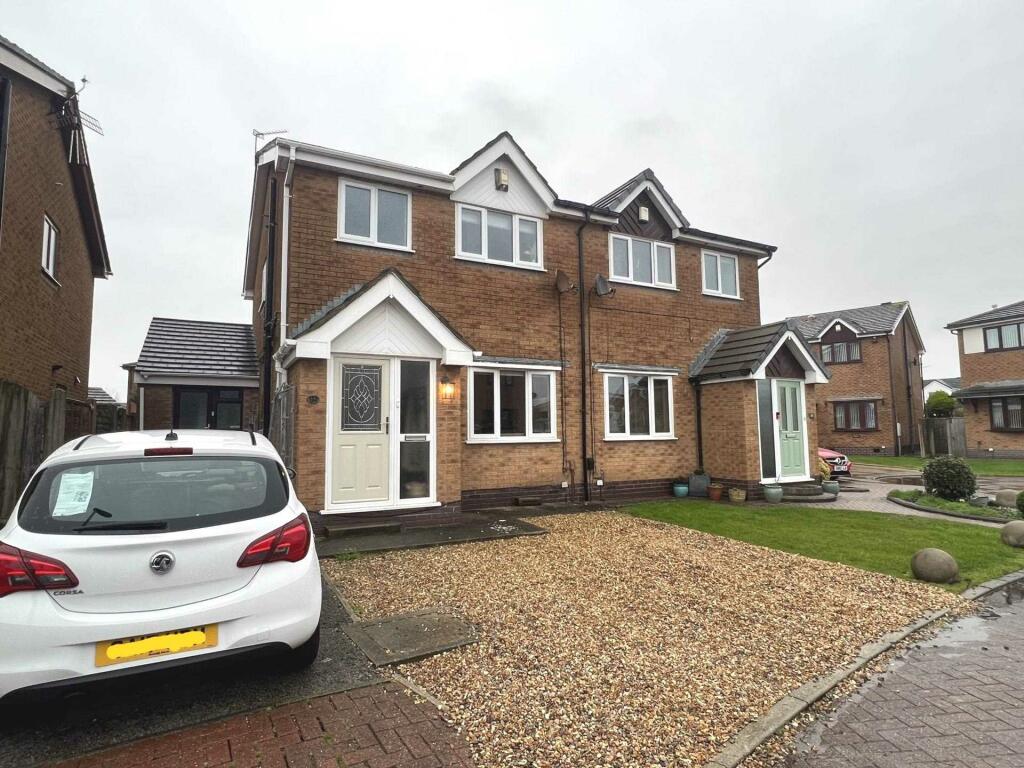 4 bedroom semidetached house for sale in Askrigg Close, Blackpool, FY4