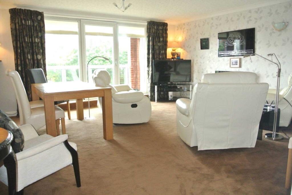 2 bedroom apartment for sale in Herne Hill Lodge, Lytham Road