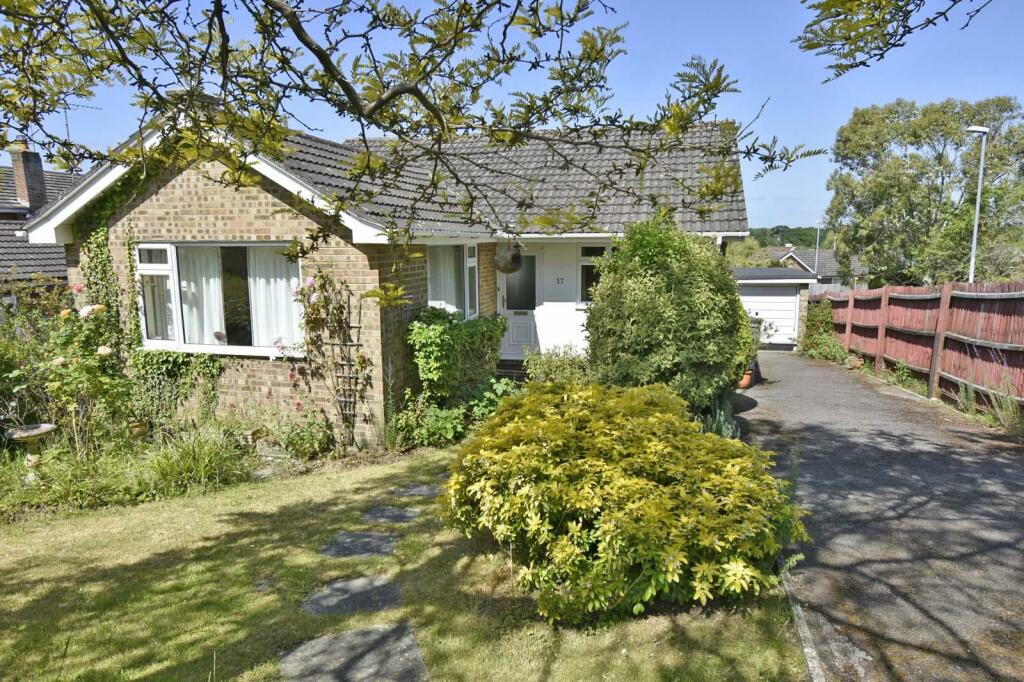 2 bedroom bungalow for sale in Glendale Close, Wimborne, Dorset, BH21