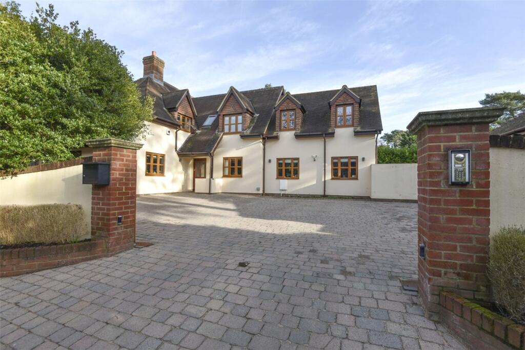 4 bedroom detached house for sale in Park Homer Road, Colehill