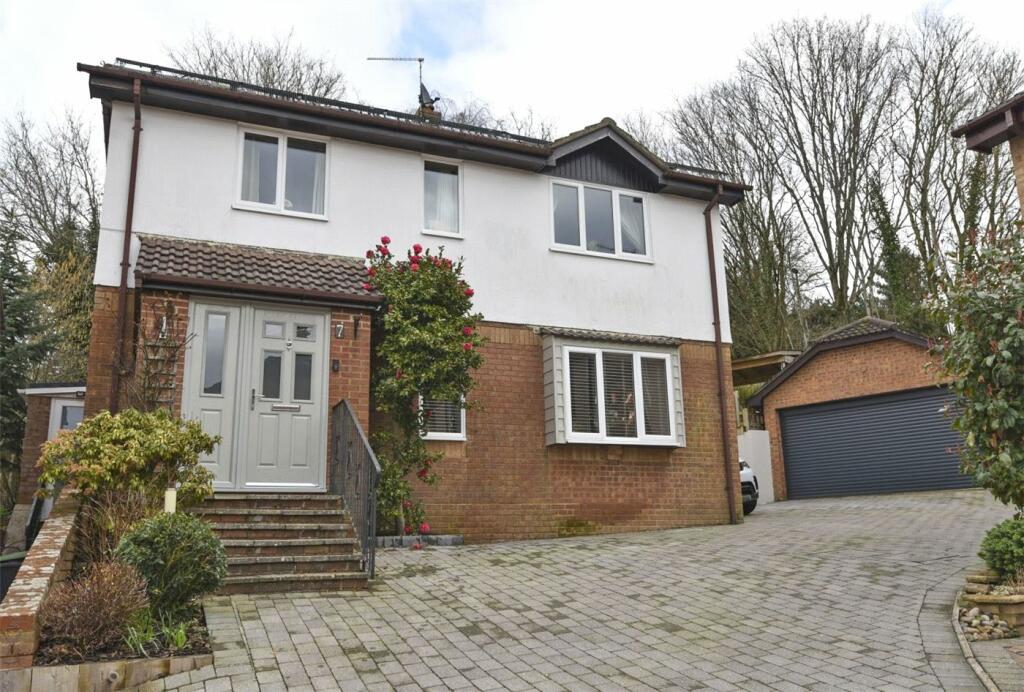 4 bedroom detached house for sale in Blaney Way, Corfe Mullen, Wimborne