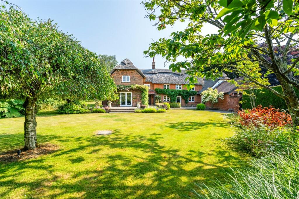 3 bedroom detached house for sale in Gaunts Common, Wimborne, Dorset, BH21