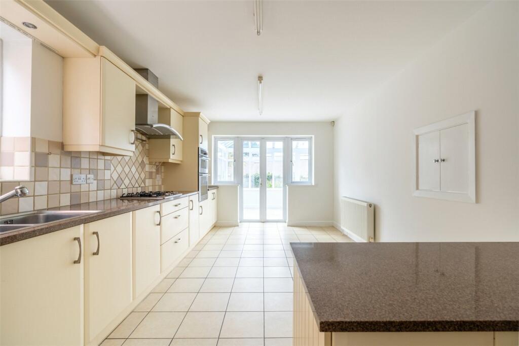 Additional property image - Boundary Drive, Wimborne, Dorset, BH21