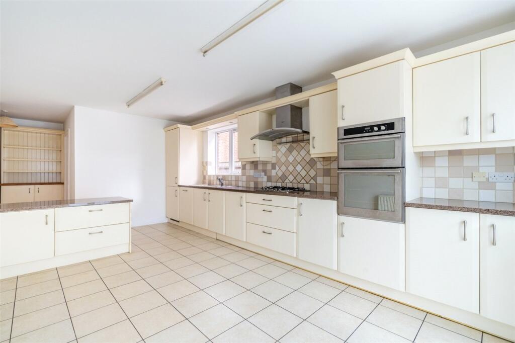 Additional property image - Boundary Drive, Wimborne, Dorset, BH21