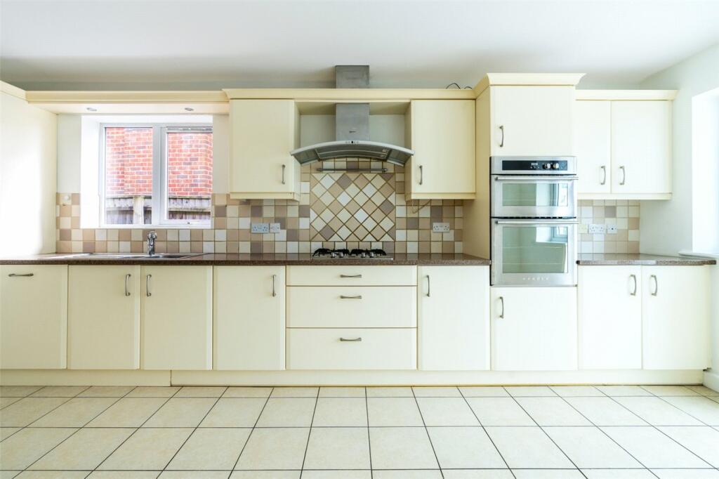 Additional property image - Boundary Drive, Wimborne, Dorset, BH21