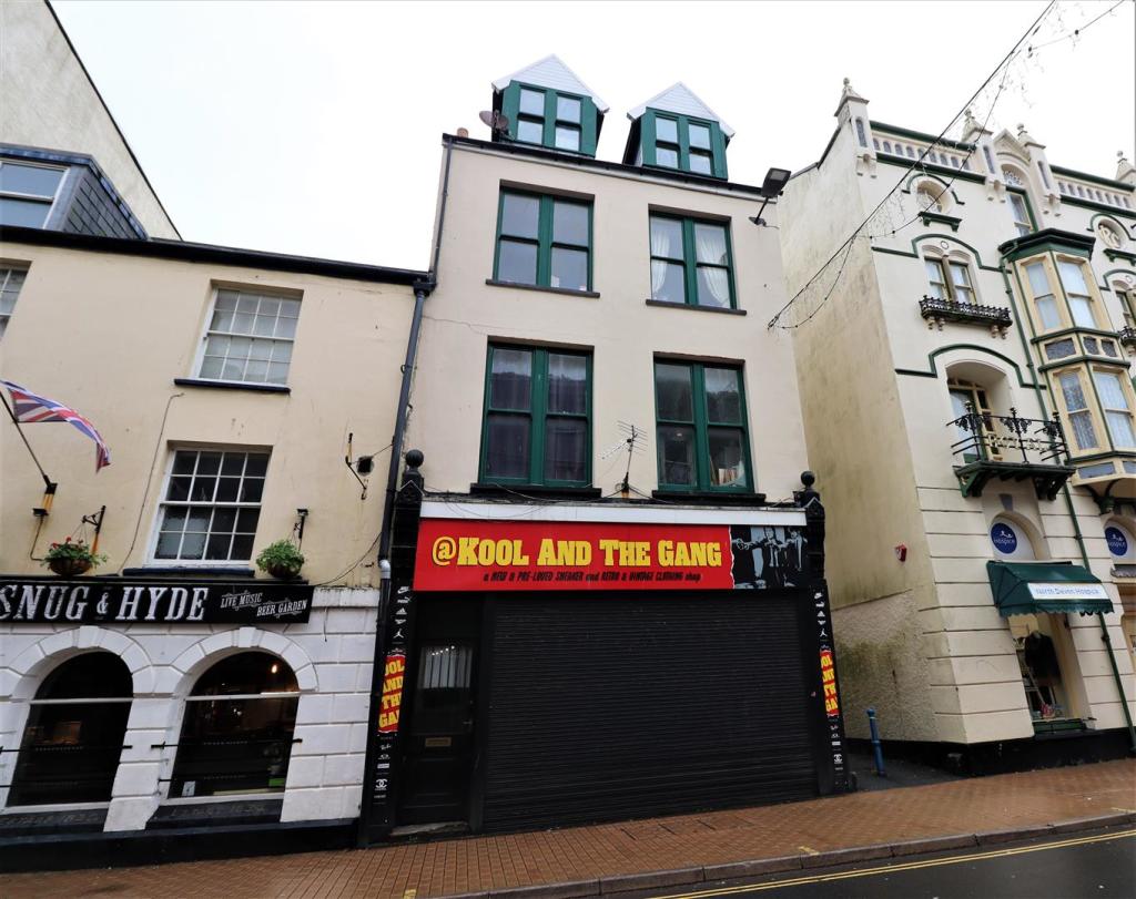 Shop for rent in High Street, EX34