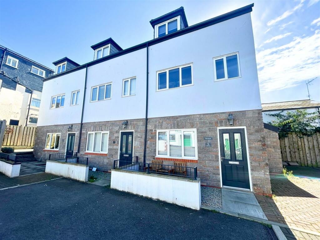 Main image of property: Greenclose Mews, Ilfracombe