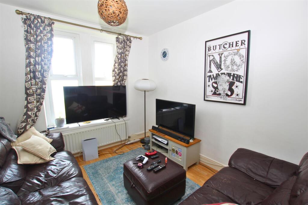 Main image of property: Flat 2, 6 Larkstone Terrace