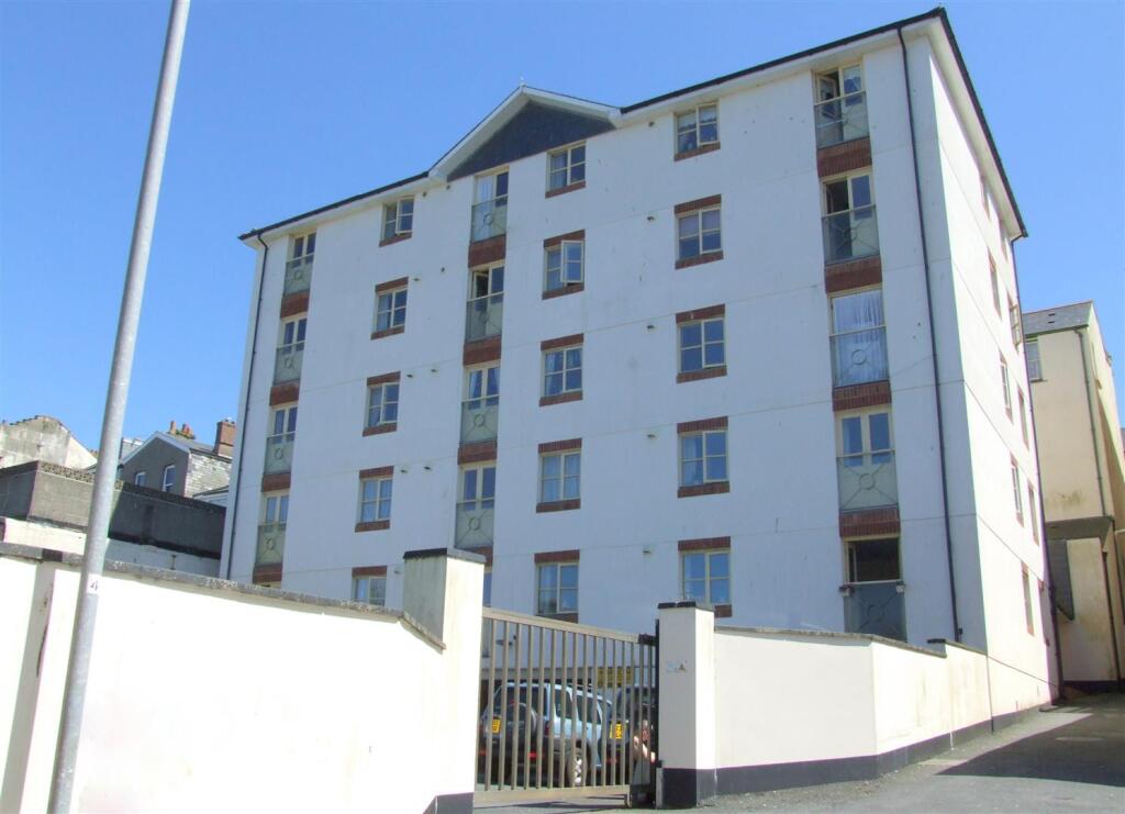 Main image of property: Flat 13, Royal Clarence Apts