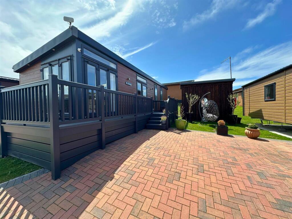 Main image of property: Ilfracombe