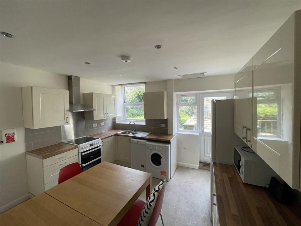 Main image of property: 239 Western Road, Sheffield
