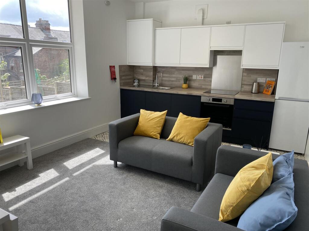 Main image of property: 337b Crookesmoor Road, Sheffield