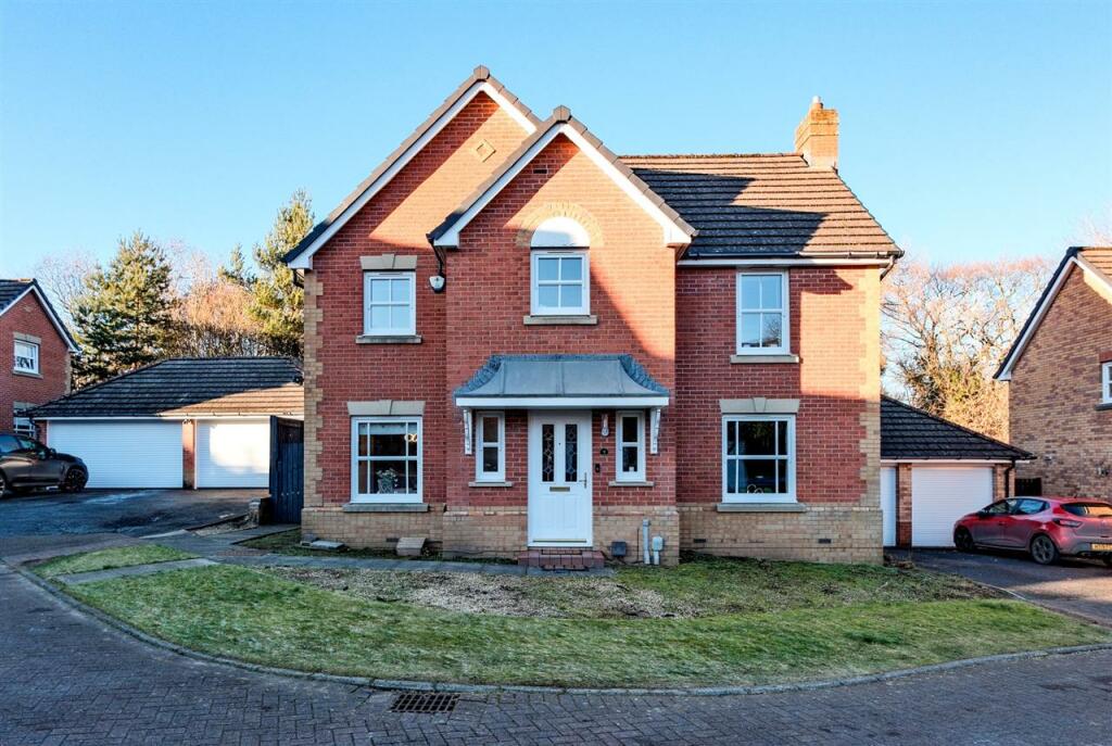 4 bedroom detached house for sale in Dornoch Way, Blantyre, G72