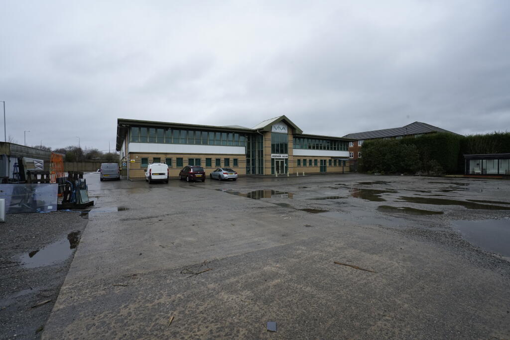 Warehouse for rent in **LET BY, SIMPLE!** Richmond St, AshtonUnder