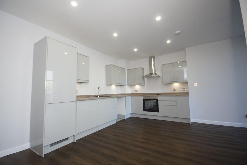 Main image of property: Burch House, Park Terr, Glossop, SK13 8HU **PARKING!**