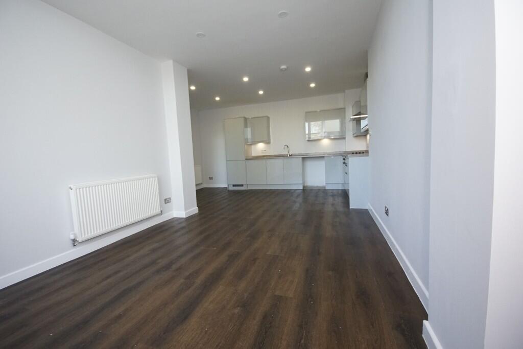 Main image of property: Burch House, Park Terr, Glossop, SK13 8HU **PARKING!**