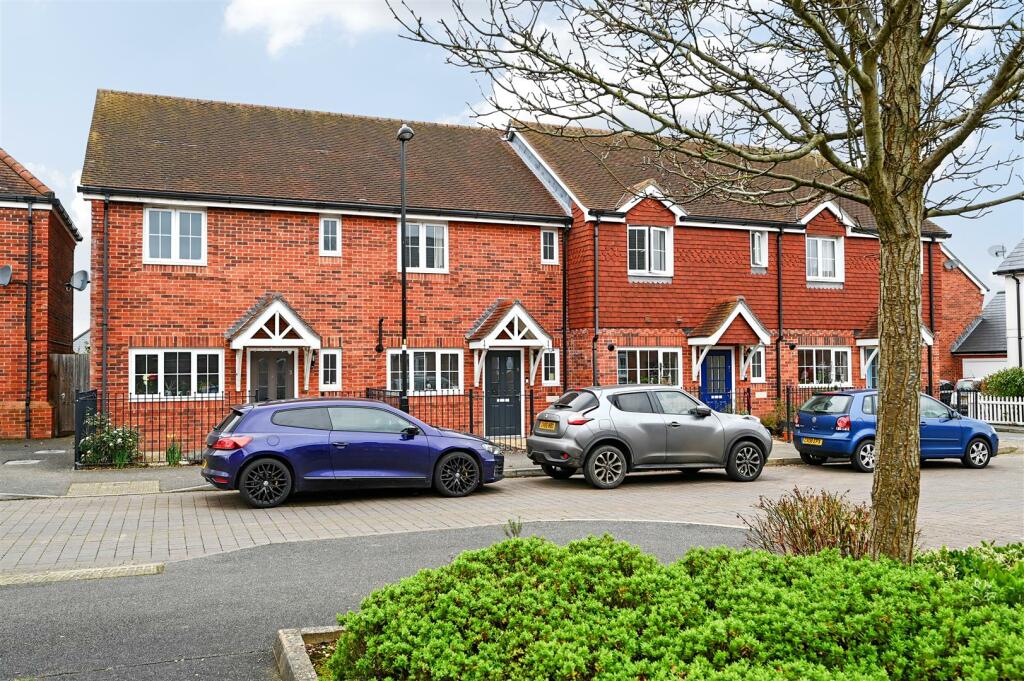 3 bedroom house for sale in Meadow Drive, Henfield, BN5