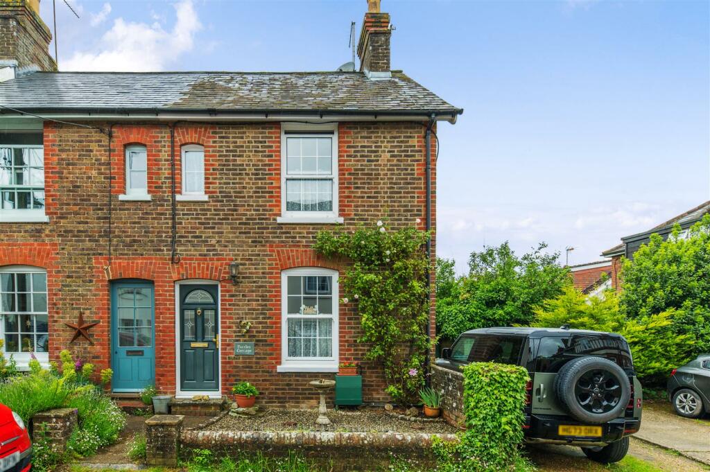 2 bedroom house for sale in Myrtle Terrace, Weavers Lane, Henfield, BN5