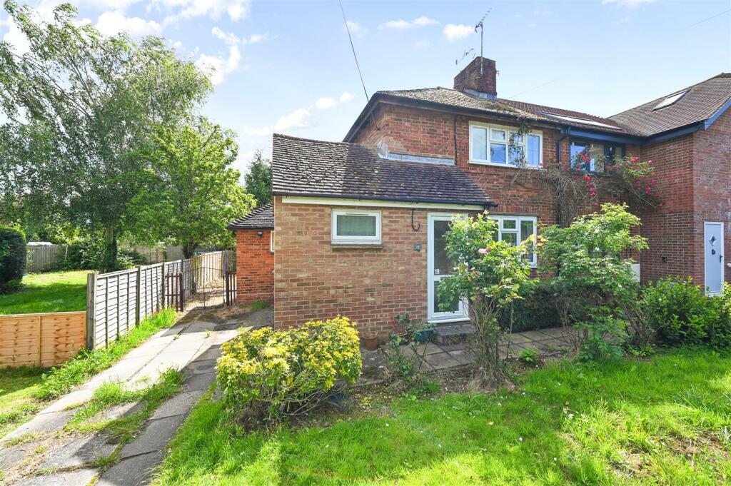 3 bedroom semidetached house for sale in Wantley Hill Estate, Henfield