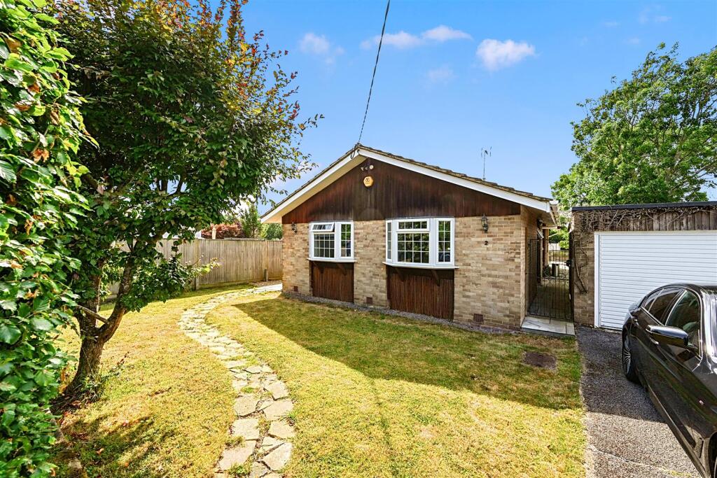 Main image of property: Oakhurst, Henfield