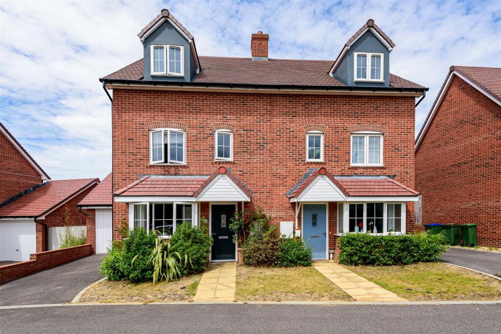 4 bedroom house for sale in Borrer Drive, Henfield, BN5