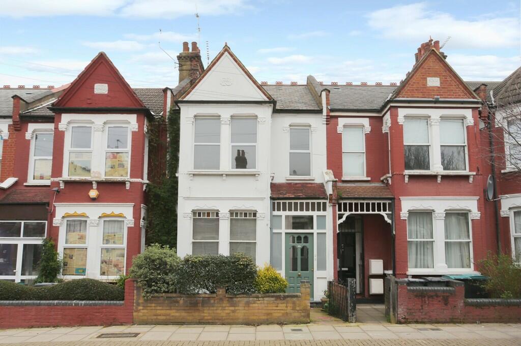 2 bedroom ground floor flat for sale in Maryland Road, Woodgreen N22