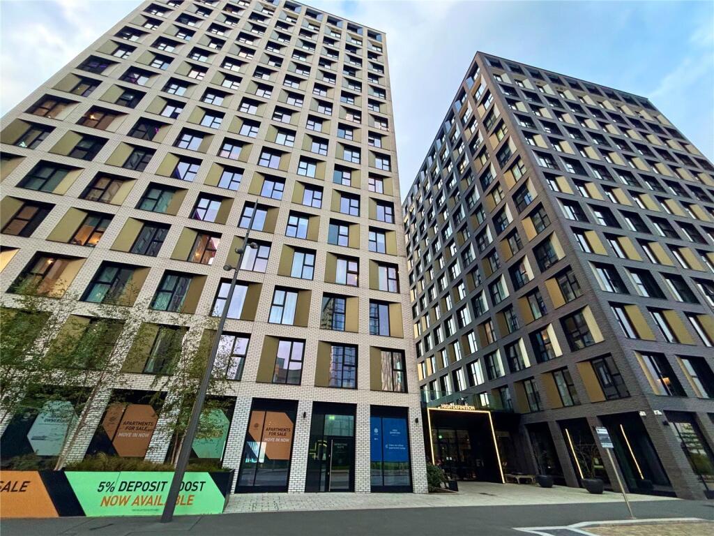 Main image of property: Red, Media City UK, Salford, Greater Manchester, M50