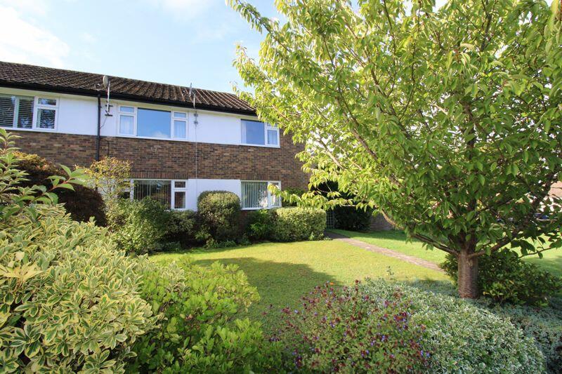 2 bedroom for sale in Beacon Way, Banstead, SM7