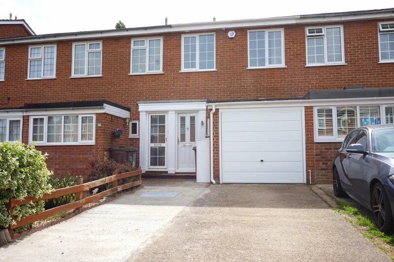 2 bedroom terraced house for sale in Carshalton, SM5