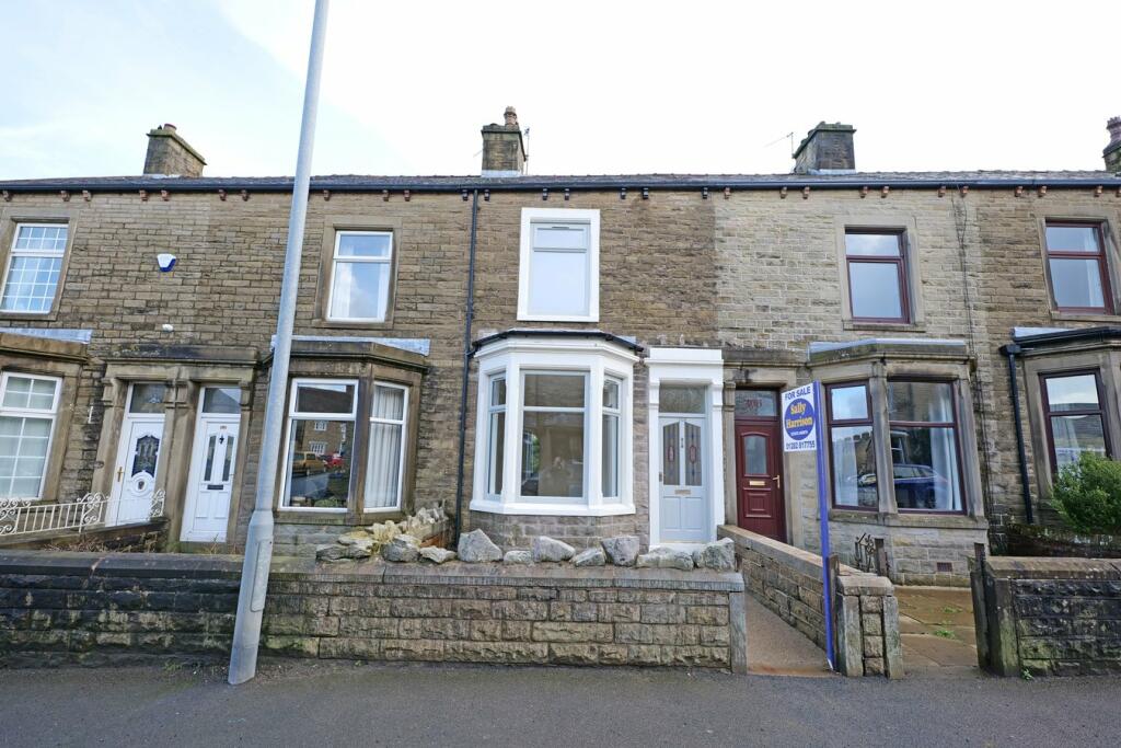 3 bedroom terraced house for sale in Gisburn Road, Barnoldswick, BB18