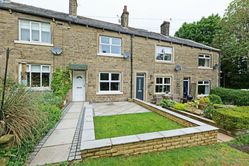 2 bedroom terraced house for sale in Myrtle Grove, Barnoldswick, BB18