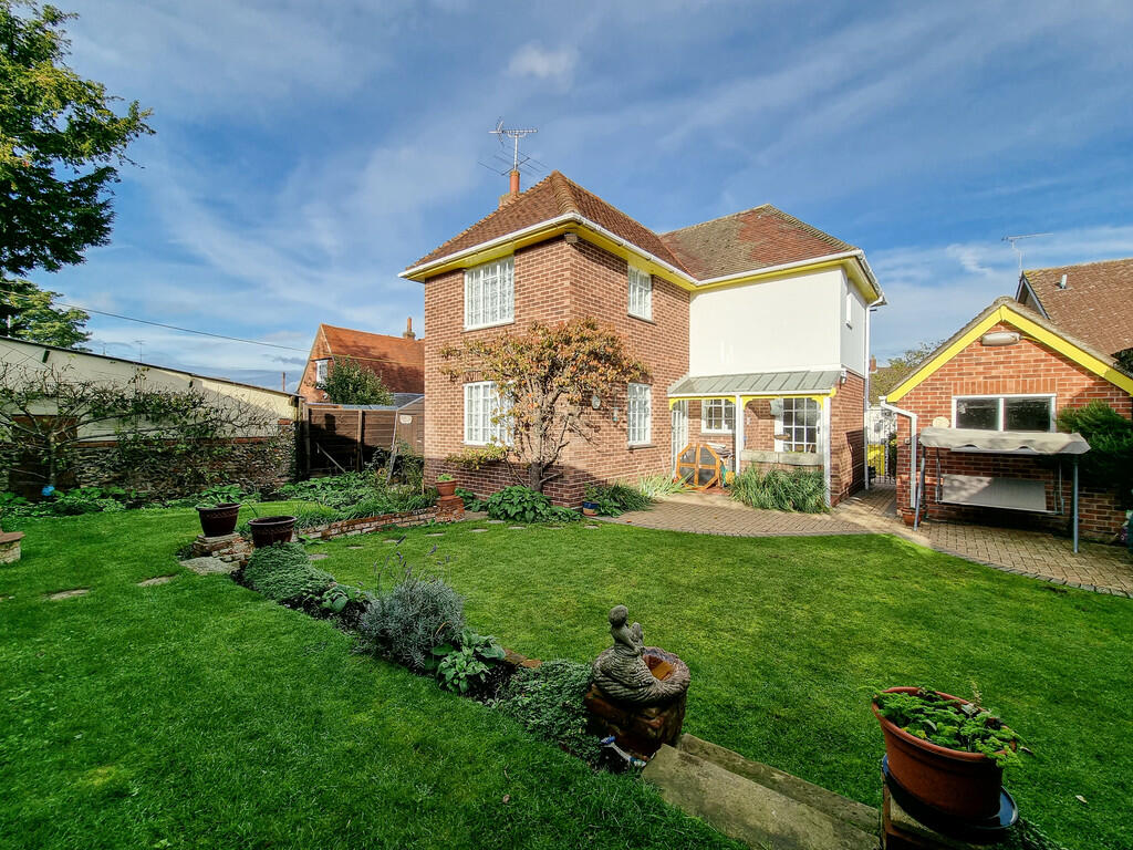 3 bedroom detached house for sale in High Street, Haverhill, CB9