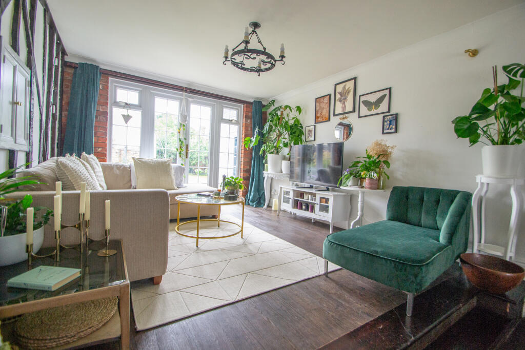 Additional property image - Hamlet Road, Haverhill